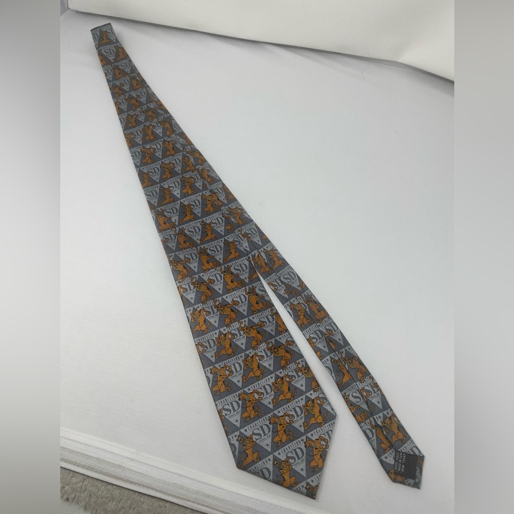 Scooby Doo Cartoon Network Neck Tie 100% Silk 2001 Hanna Barbera 56”